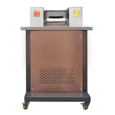 Cutter tal-plastik awtomatiku